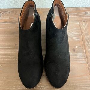 Soda Western Inspired Bootie w/Zipper and Chucky Low Stacked Heels Size 9